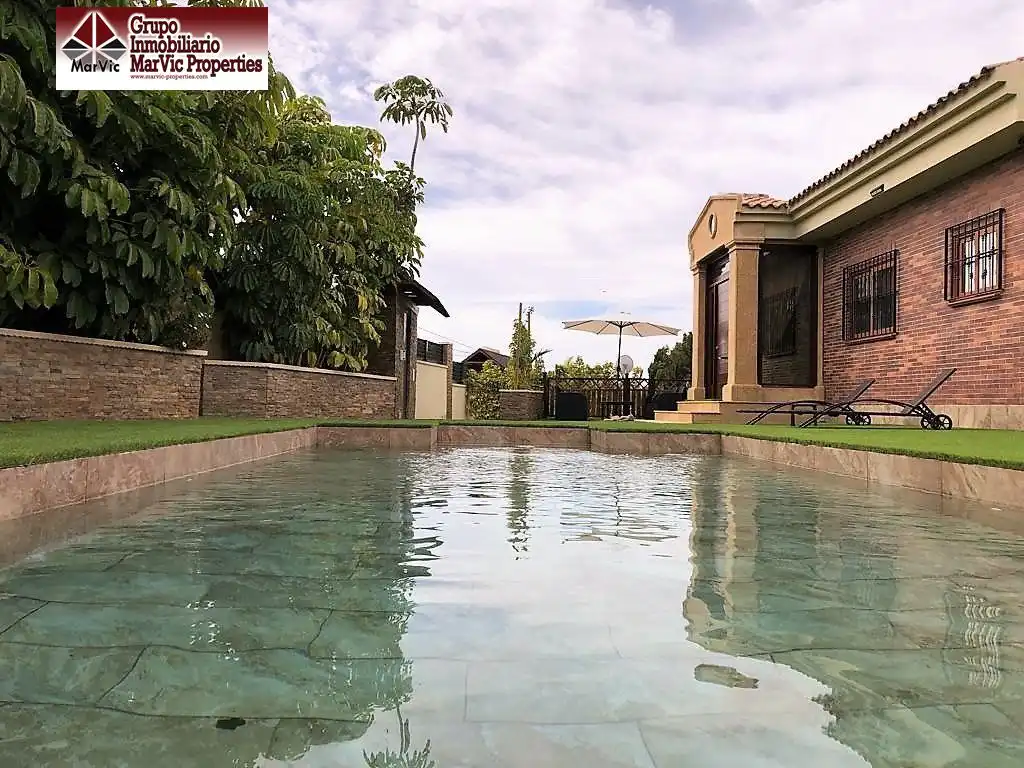 Piscina de Casa o xalet en venda en La Nucia amb Aire condicionat, Calefacció i Jardí privat