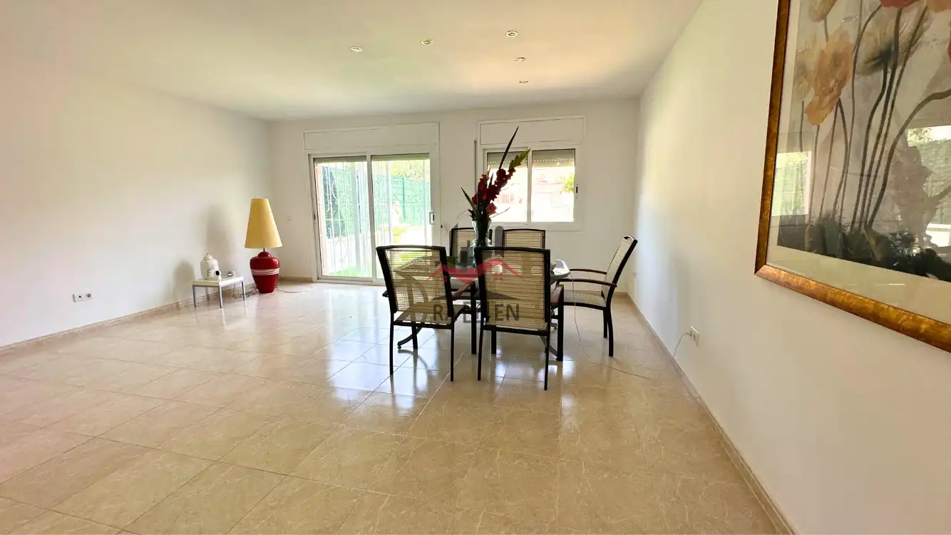 Houses for sale in del Poeta Apel·les Mestres, Poble Nou - Olivar Gran