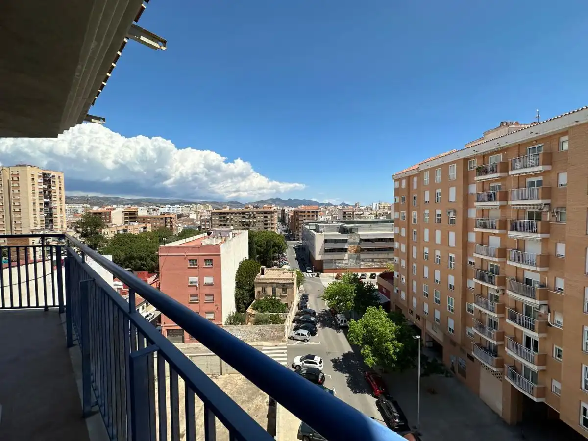 Vista exterior de Dúplex en venda en Castellón de la Plana / Castelló de la Plana amb Calefacció, Terrassa i Traster