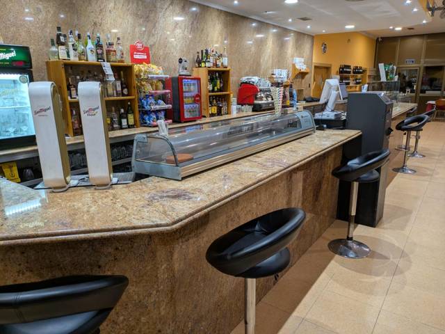 Local comercial en Alquiler en Alcoletge