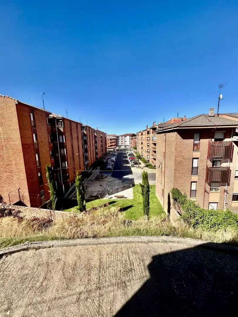 Exterior view of Houses for sale in La Bañeza   with Terrace