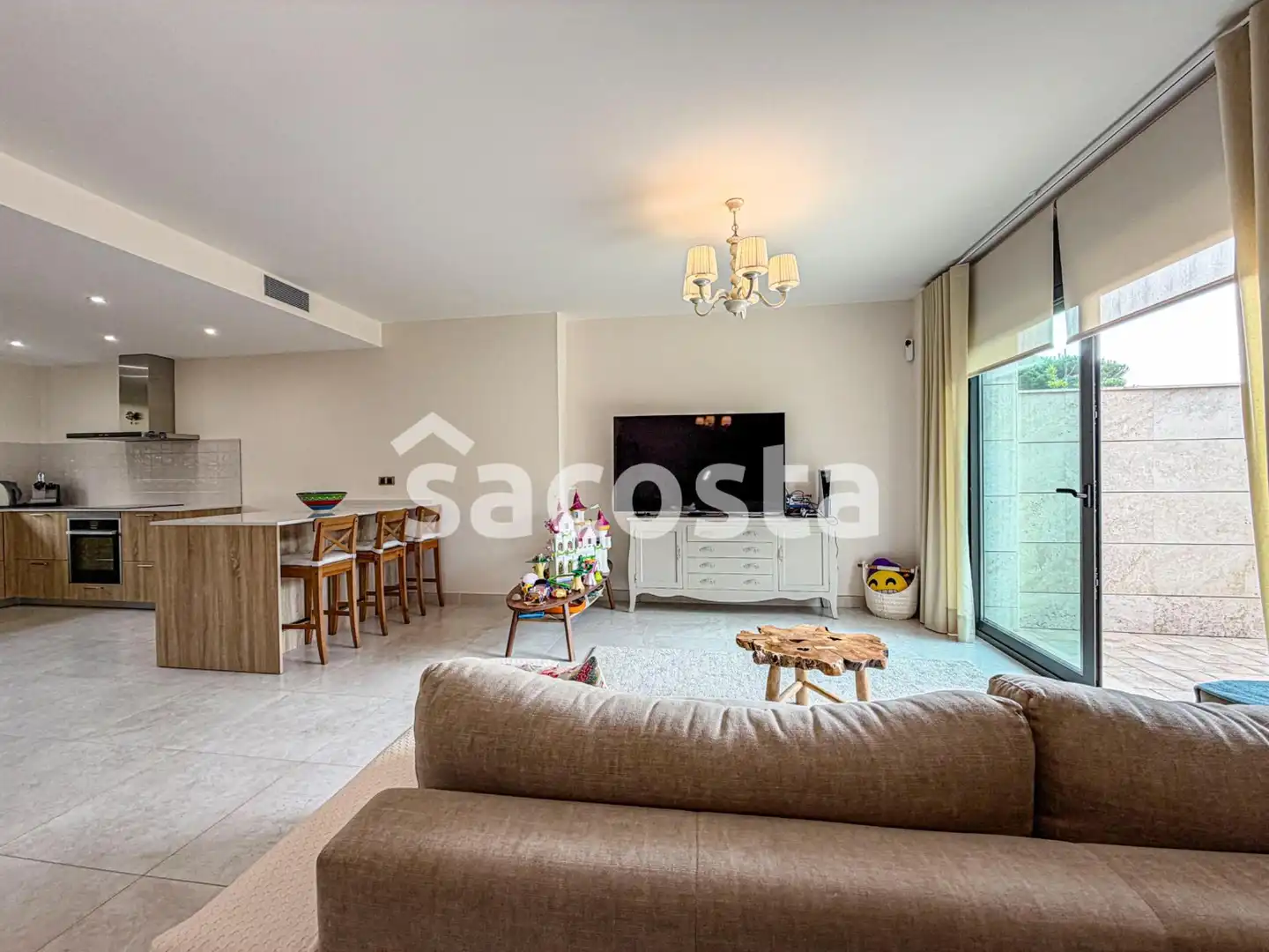 Sala d'estar de Casa adosada en venda en Lloret de Mar amb Aire condicionat, Jardí privat i Terrassa
