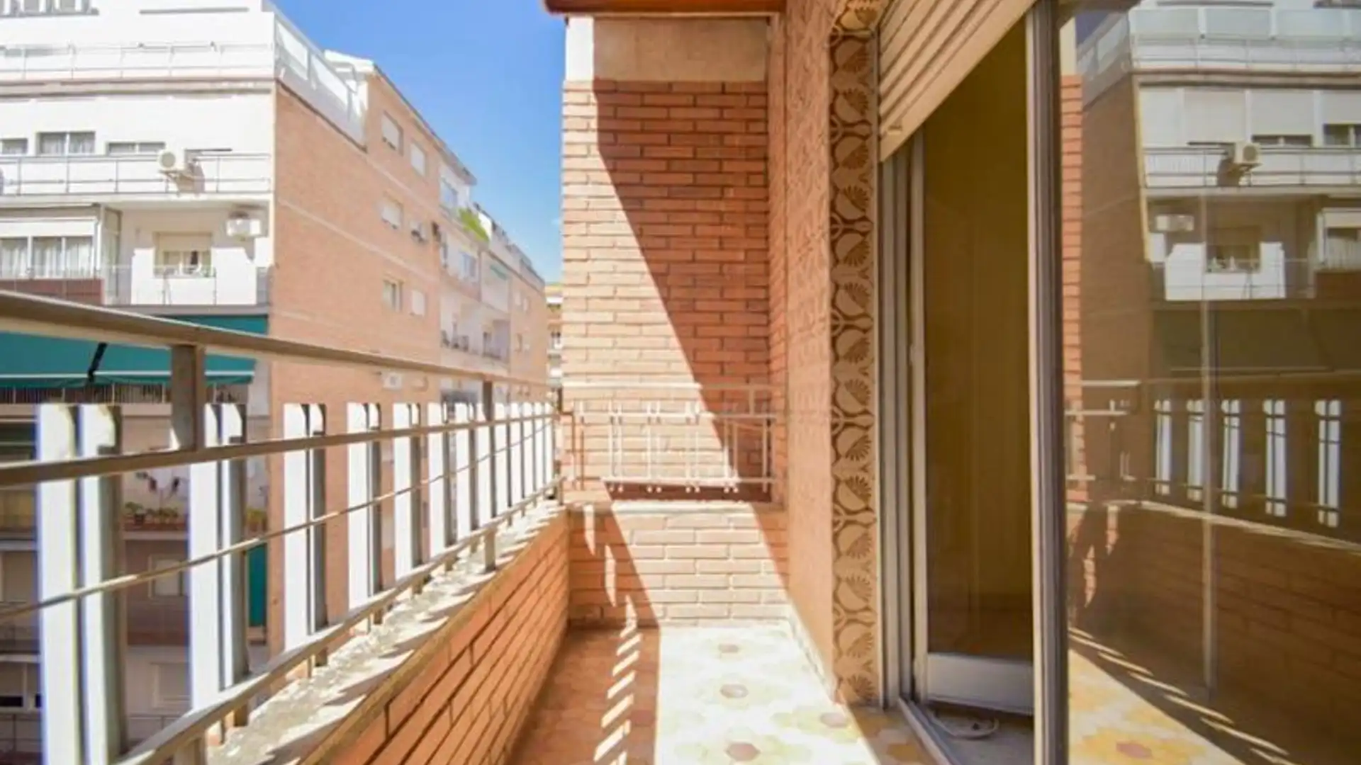 Terraza de Piso en venta en  Granada Capital con Balcón