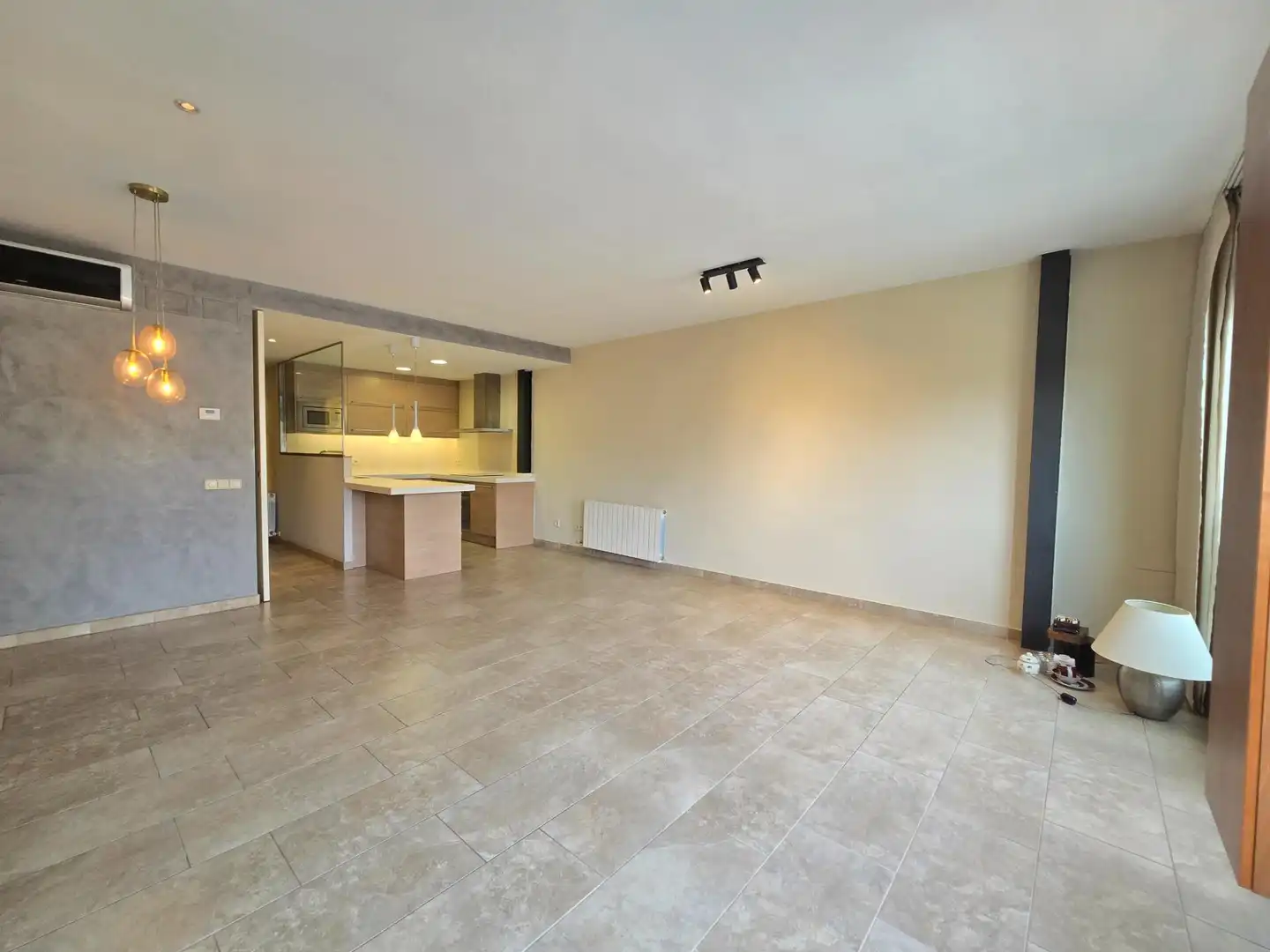 Dúplex de alquiler en El Masnou con Aire acondicionado, Calefacción y Jardín privado