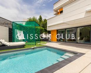Piscina de Casa o xalet en venda en La Moraleja amb Aire condicionat, Calefacció i Jardí privat