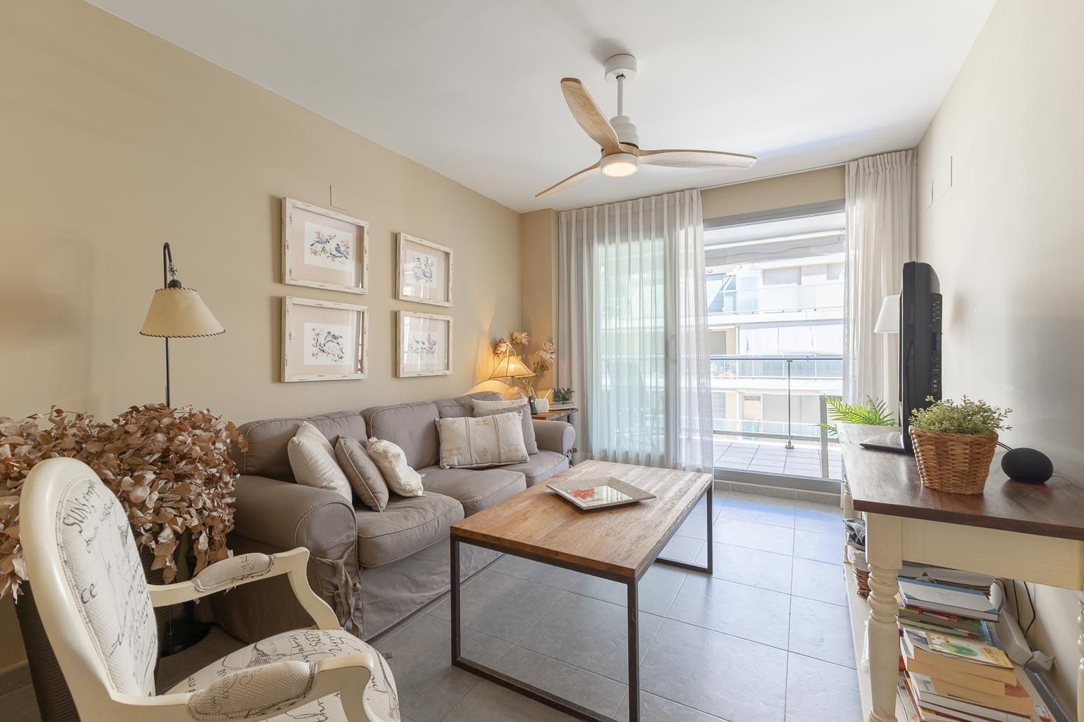 Wohnzimmer von Wohnungen zum Verkauf in Moncofa mit Klimaanlage, Privatgarten und Terrasse