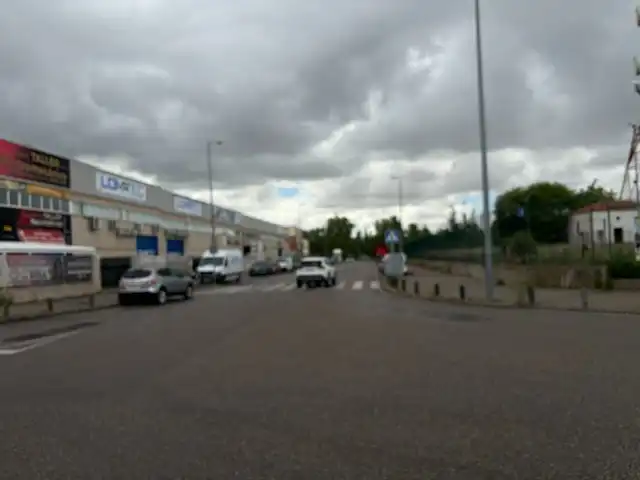 Aparcament de Nau industrial en venda en Leganés