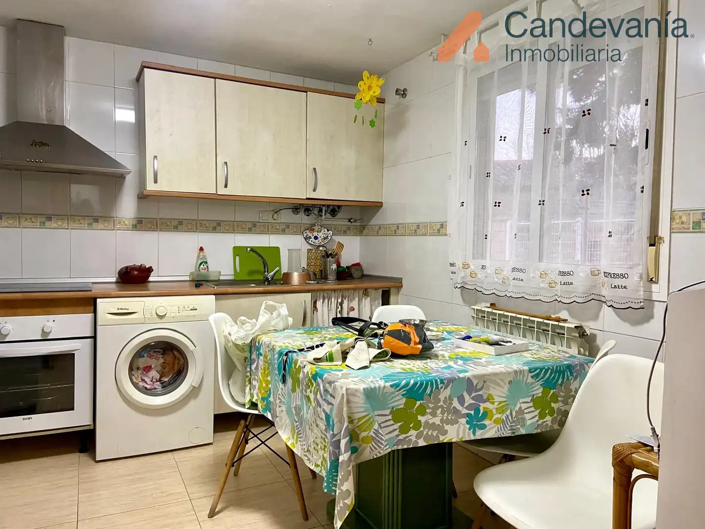 Cocina de Casa adosada en venta en Las Pedrosas con Aire acondicionado, Calefacción y Jardín privado