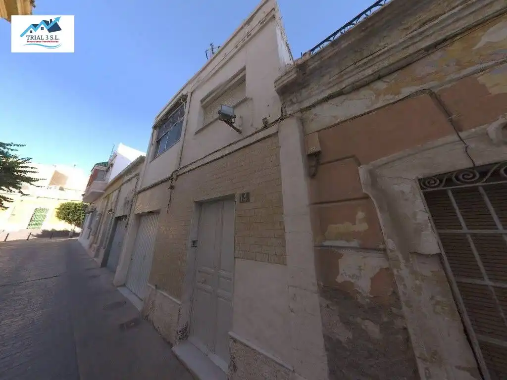 House for sale in Calle CORBETA