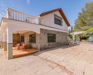 Vista exterior de Casa o xalet en venda en Santa Fe amb Aire condicionat, Calefacció i Jardí privat