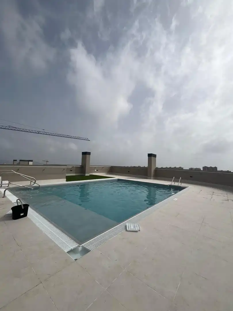 Piscina de Piso de alquiler en Las Palmas de Gran Canaria con Terraza, Trastero y Amueblado