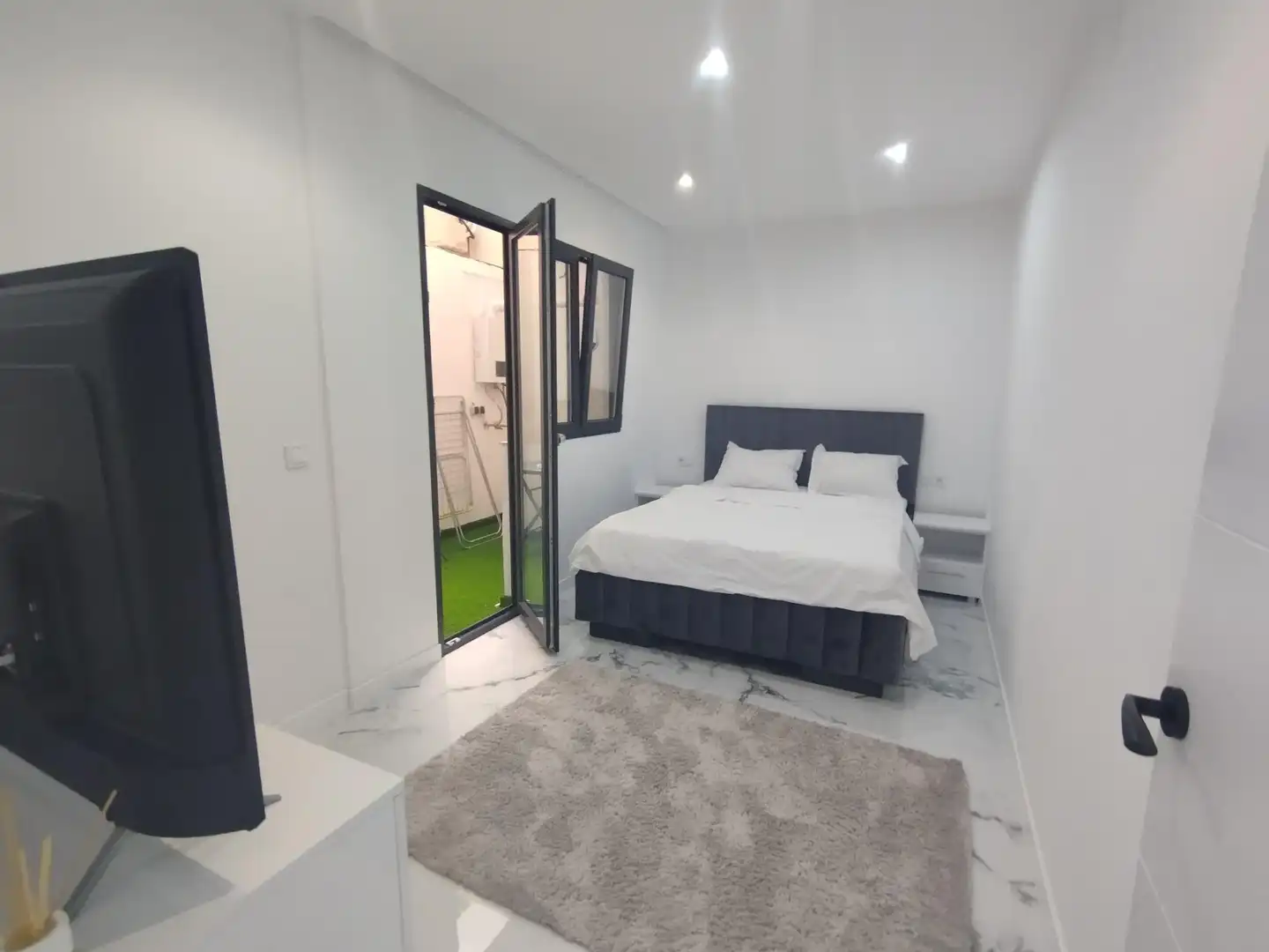 Dormitori de Planta baixa en venda en Alicante / Alacant amb Aire condicionat, Terrassa i Jacuzzi