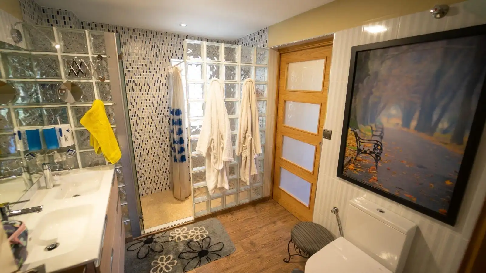 Baño de Casa o chalet de alquiler en Huétor Vega con Aire acondicionado, Piscina y Amueblado