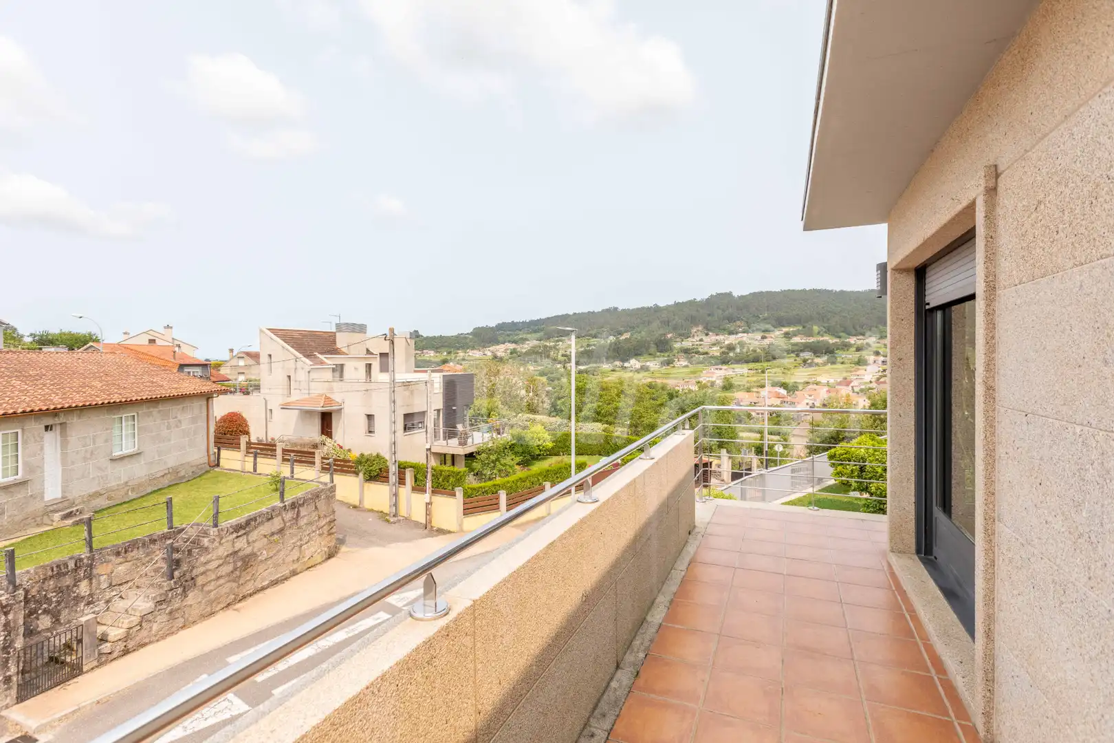 Vista exterior de Casa o chalet en venta en Sanxenxo con Calefacción, Jardín privado y Parquet