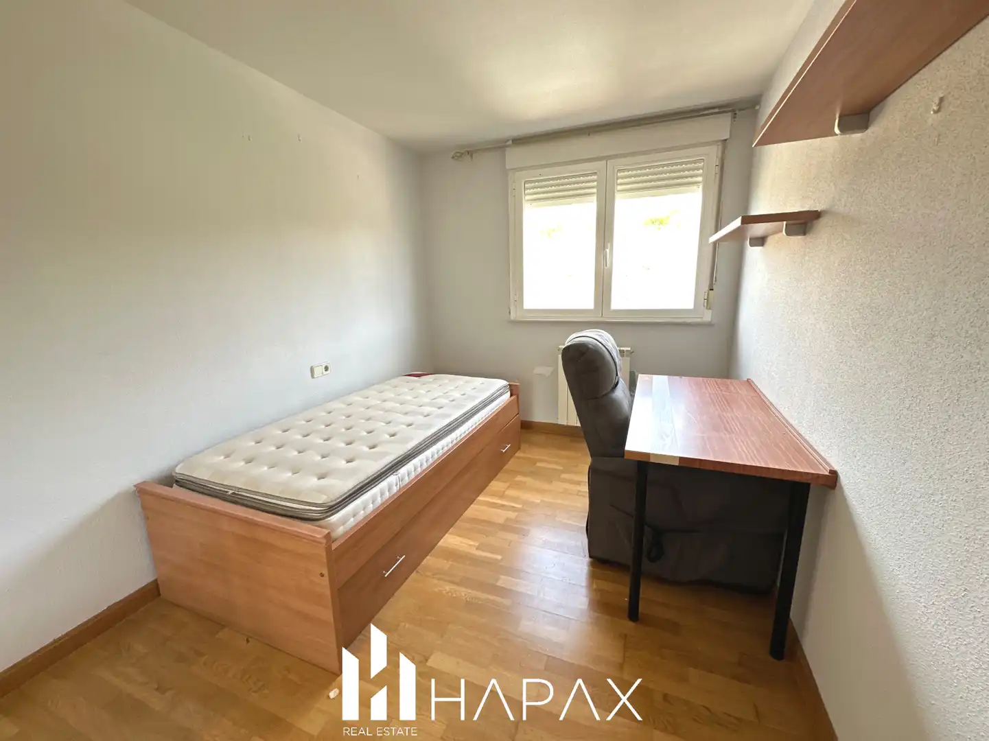 Schlafzimmer von Wohnung zum Verkauf in Salamanca mit Heizung, Privatgarten und Möbliert