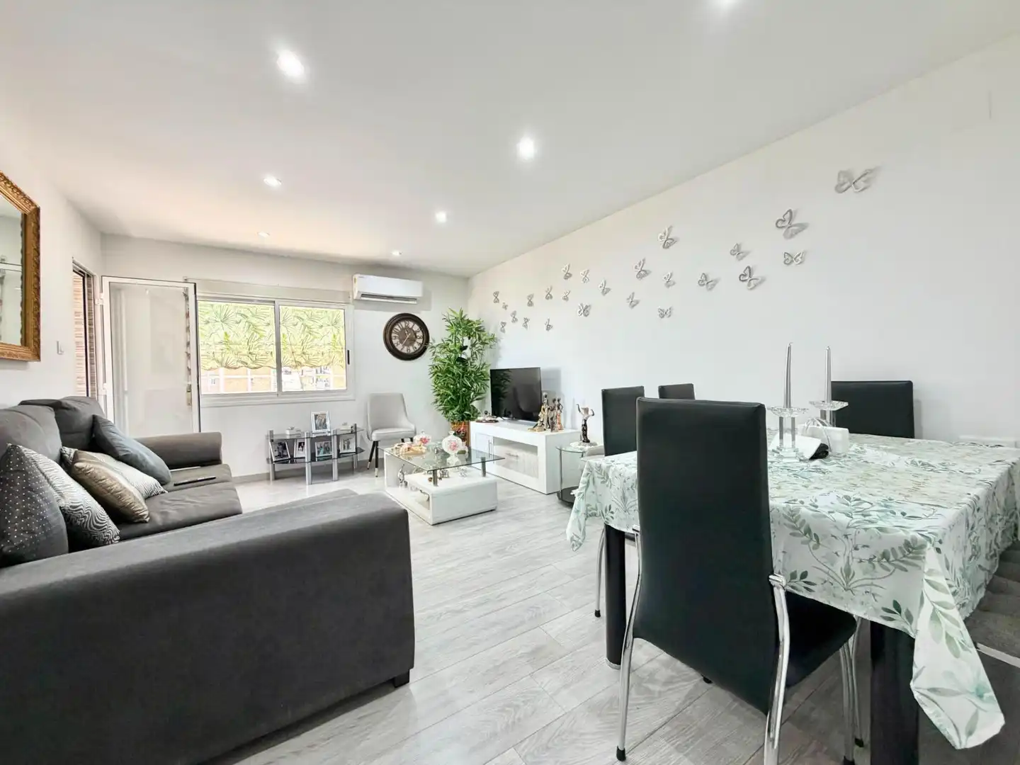 Piso con ascensor en venta en Plaza Plaza Doctor Gascuñana Hernando