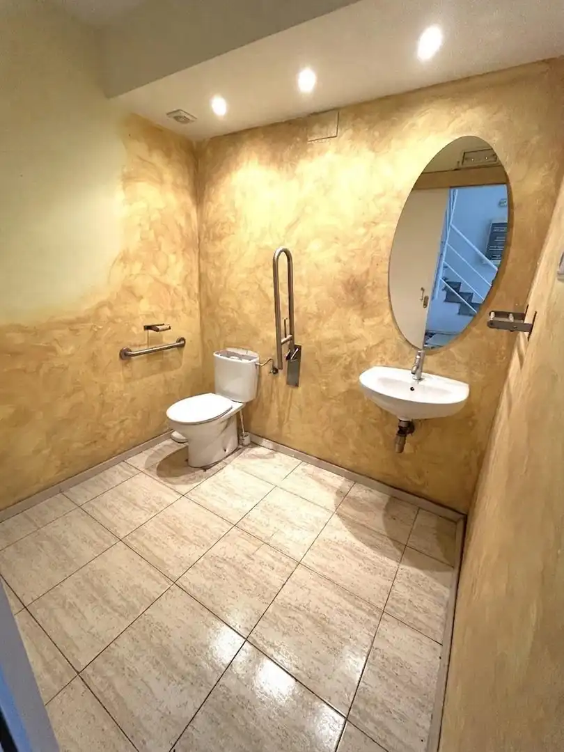 Badezimmer von Geschaftsraum zur Miete in Barcelona