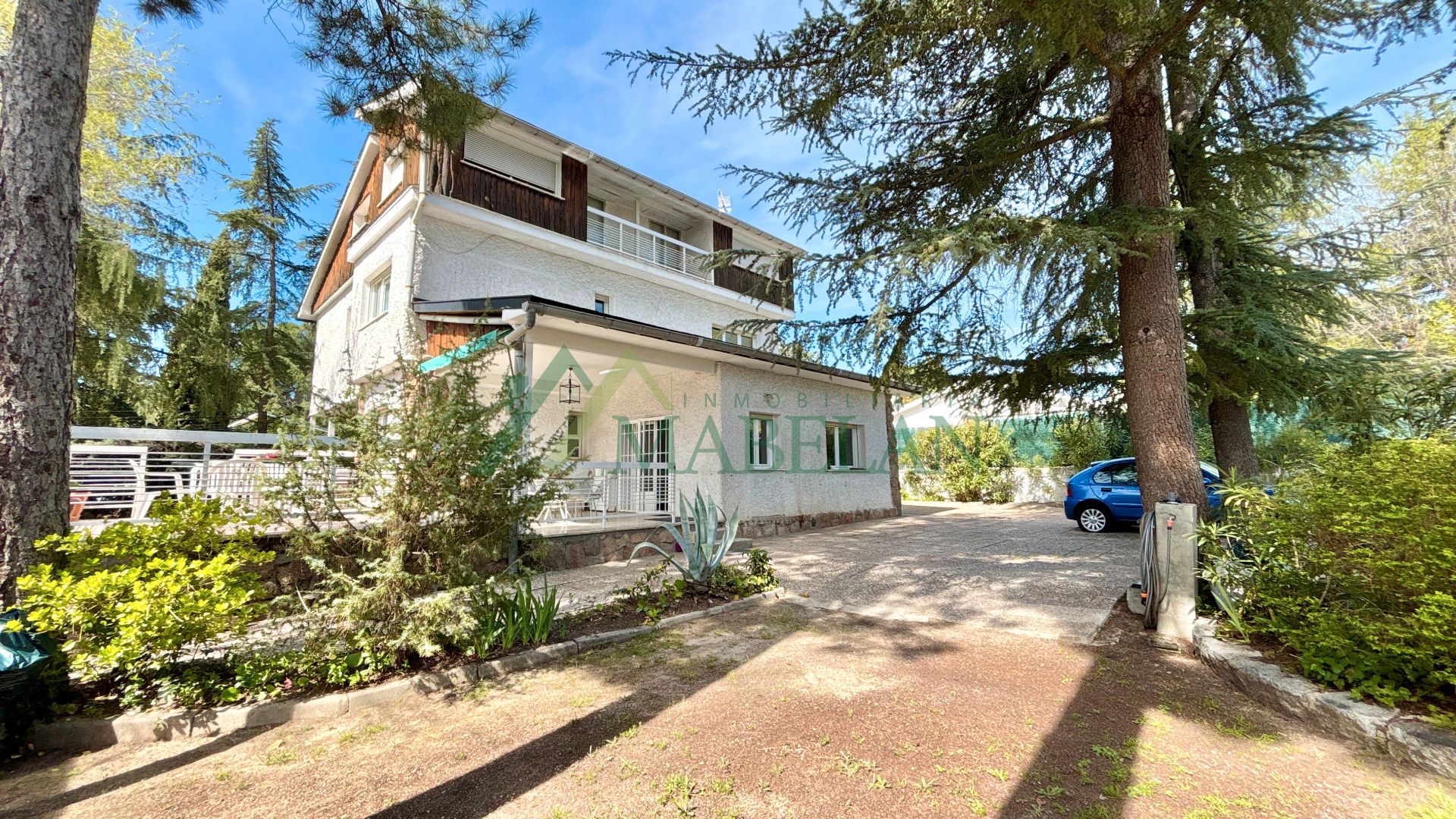 Vista exterior de Casa o xalet en venda en Las Rozas de Madrid amb Calefacció, Jardí privat i Terrassa