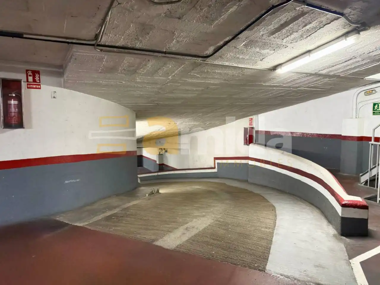 Einzelparkplatz zum Verkauf in Centre - Sant Oleguer, imagen 8