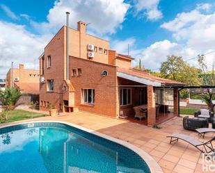 Swimming pool of House or chalet for sale in Sant Cugat del Vallès  with Air Conditioner, Heating and Terrace