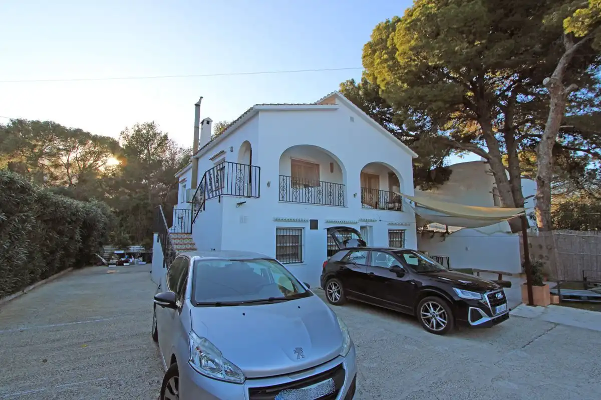 Vista exterior de Casa o xalet en venda en Dénia amb Calefacció, Terrassa i Traster
