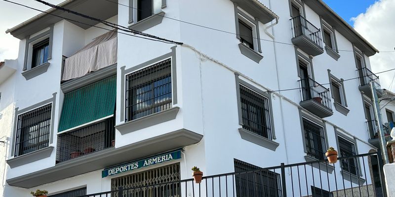 Vista exterior de Casa adosada en venda en Villanueva de Tapia amb Terrassa