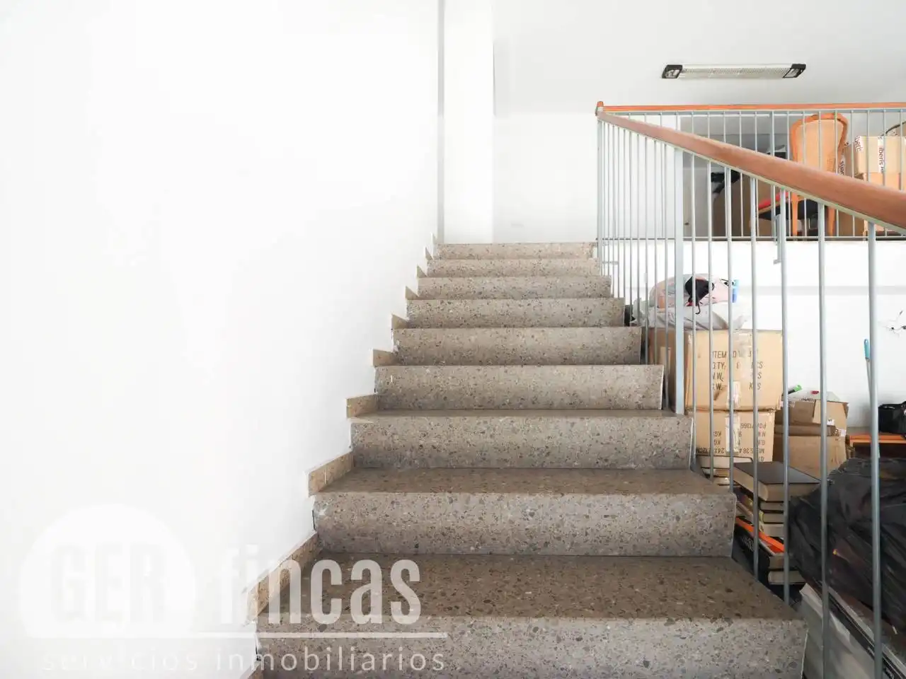 Business premises for sale in Calle Violinista Vellsolà, imagen 4