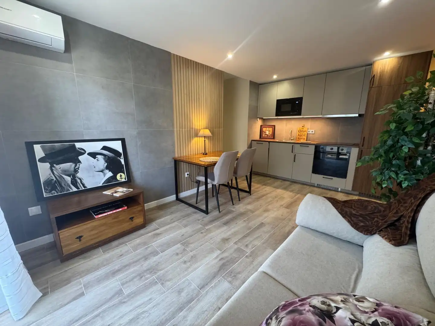 Living room of Flat for sale in Málaga  with Air Conditioner, Terrace and Furnished