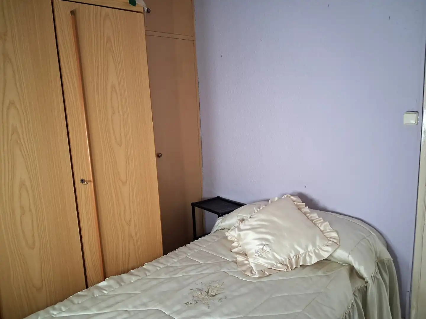 Bedroom of Flat for sale in Zaragoza  with Heating, Terrace and Furnished