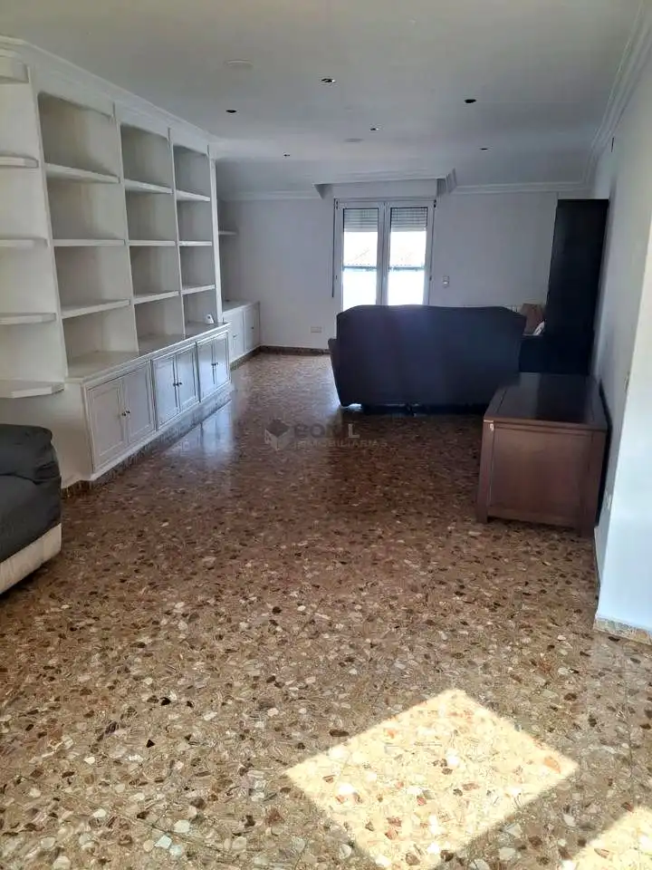 Sala de estar de Dúplex en venta en Teruel con Calefacción, Terraza y Amueblado