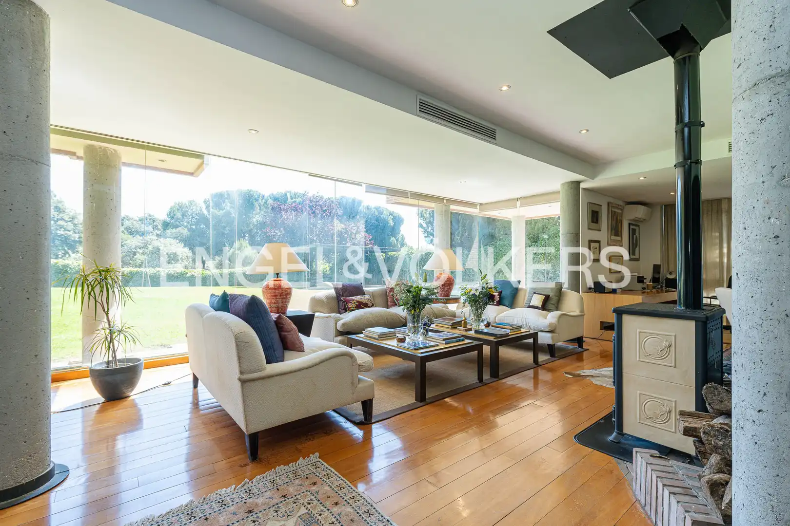 Vista exterior de Casa o chalet en venta en Majadahonda con Aire acondicionado, Calefacción y Jardín privado