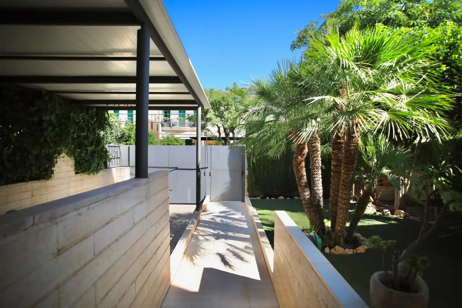 Terrassa de Casa adosada en venda en Elche / Elx amb Aire condicionat, Calefacció i Jardí privat