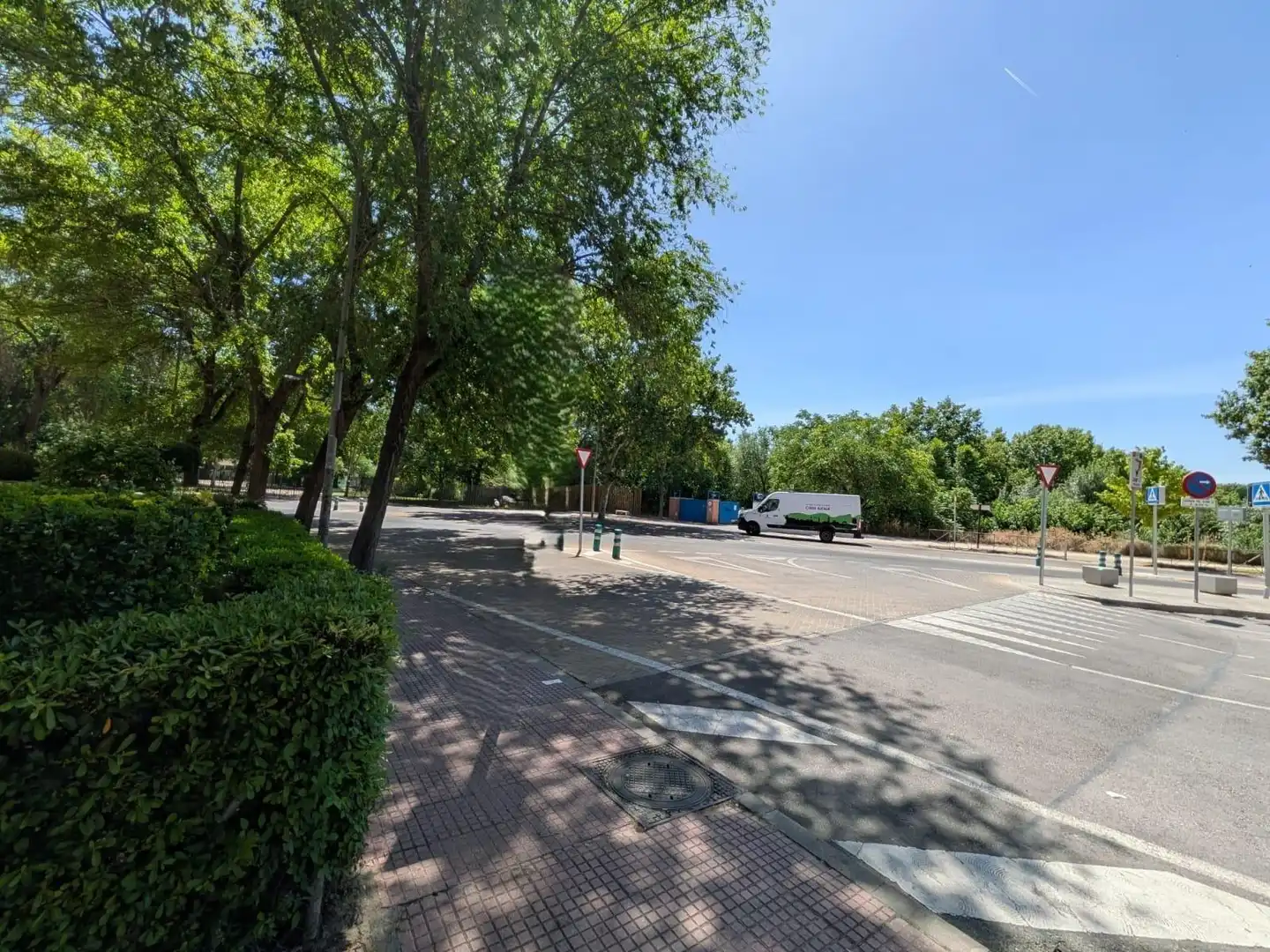 Vista exterior de Pis en venda en Alcalá de Henares amb Calefacció