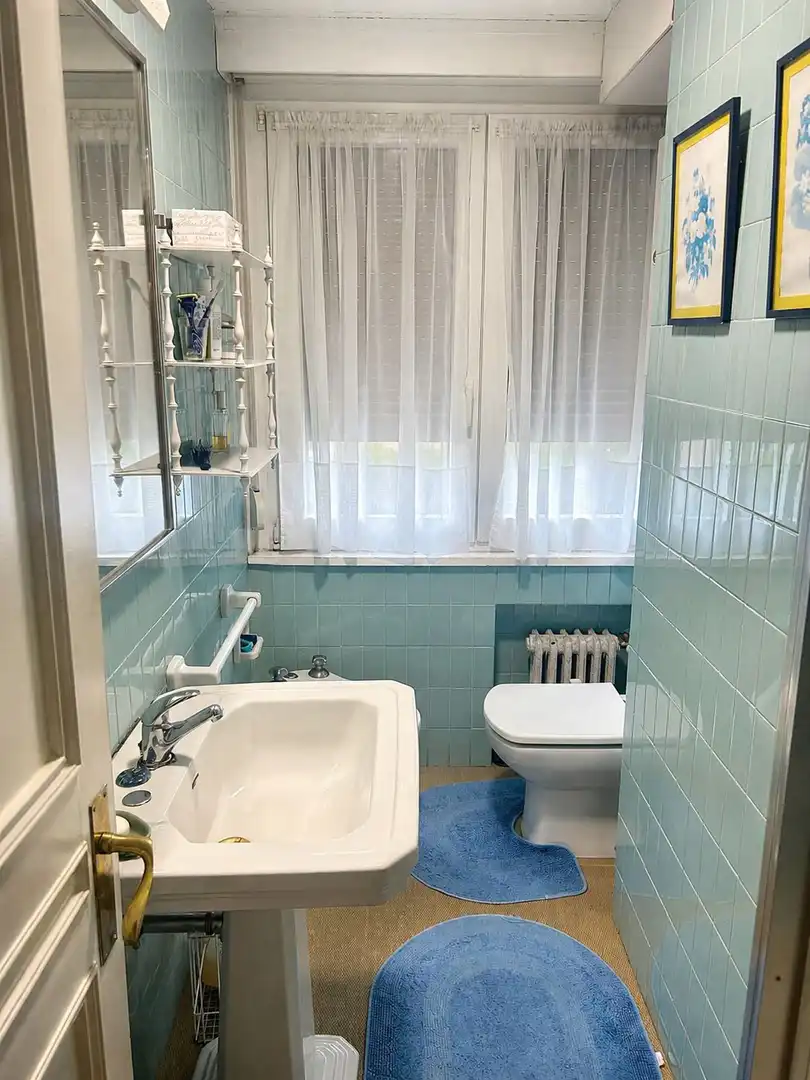 Bathroom of Flat for sale in Getxo   with Storage room