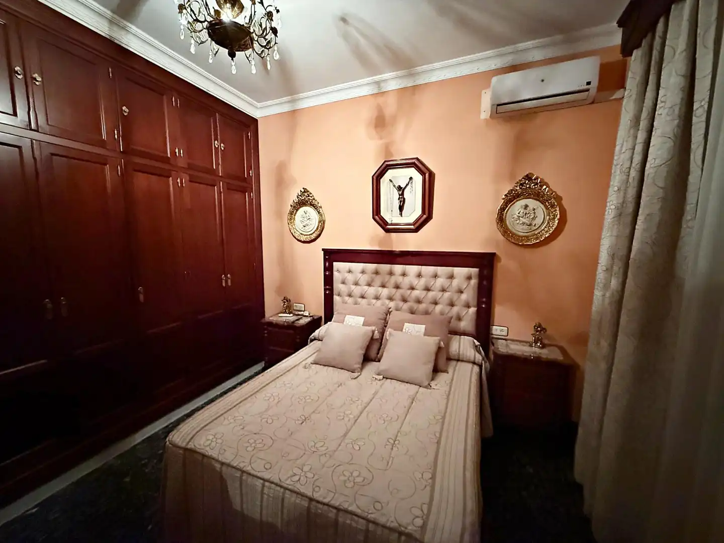Habitación de Casa adosada en venta en Pilas con Aire acondicionado y Terraza
