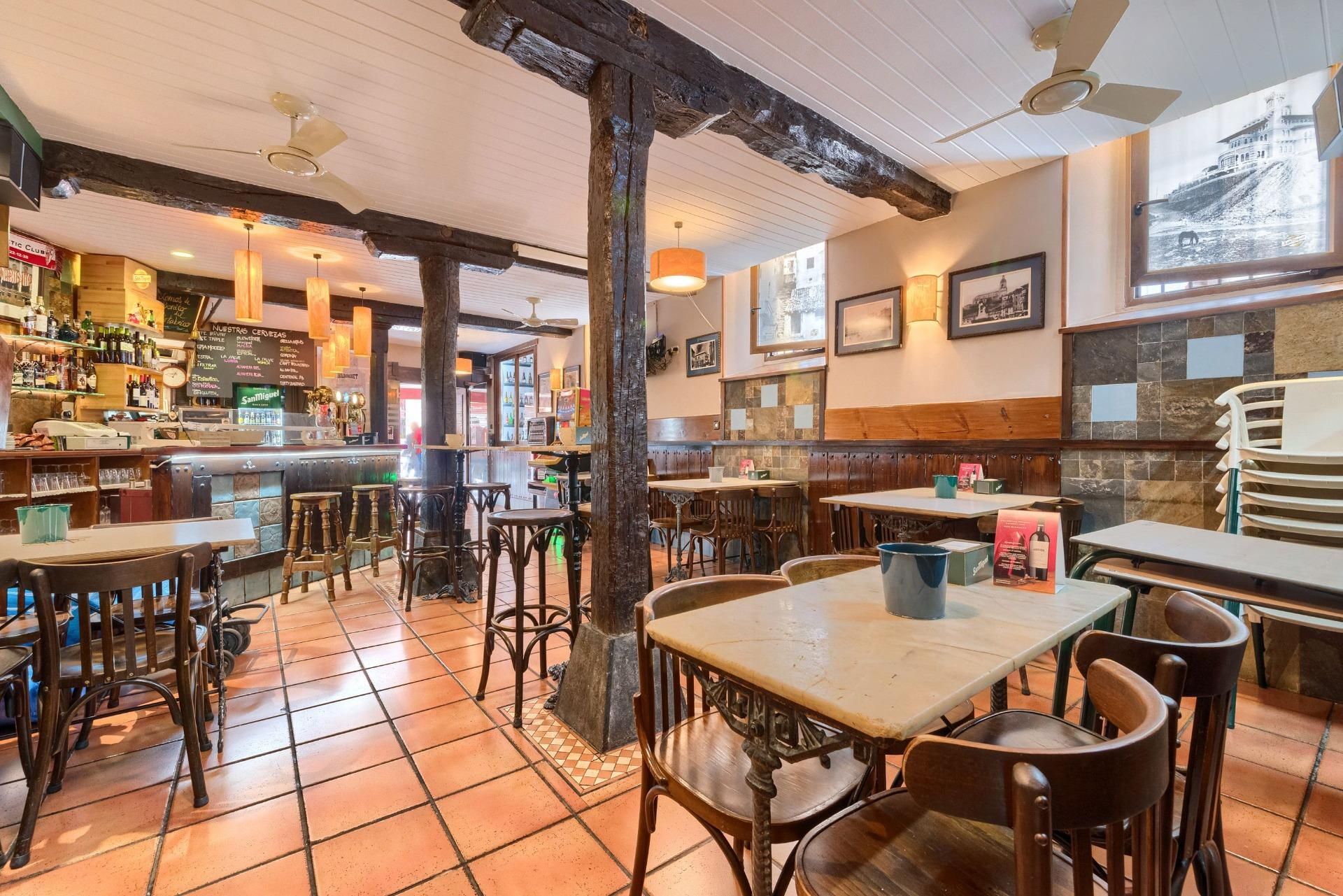 Premises for sale in Portugalete  with Terrace and Furnished
