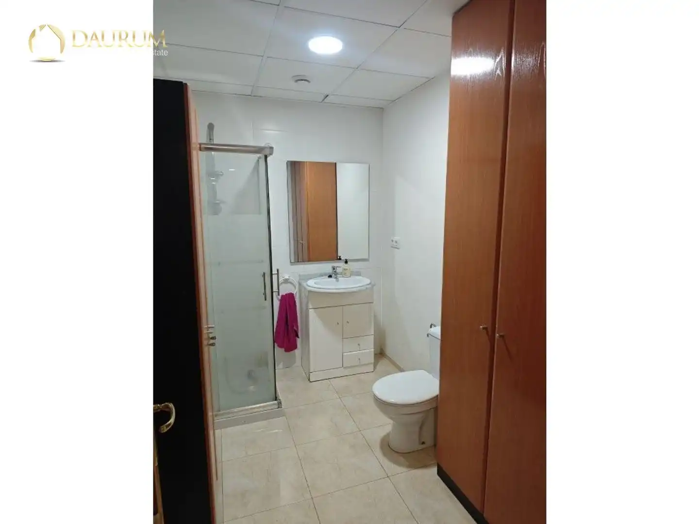 Baño de Nave industrial en venta en Valencia