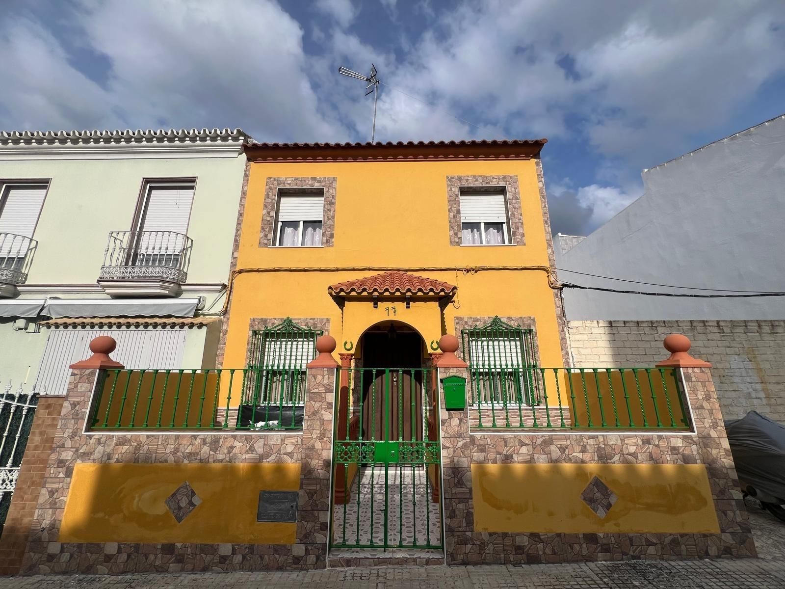 Vista exterior de Casa o xalet en venda en El Coronil