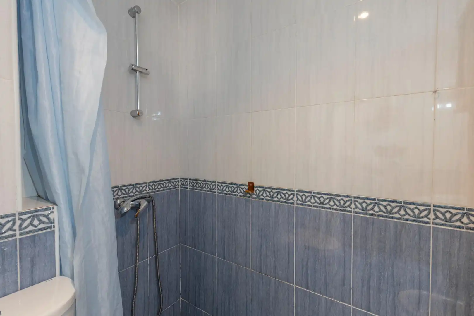 Bany de Pis en venda en Granada amb Terrassa