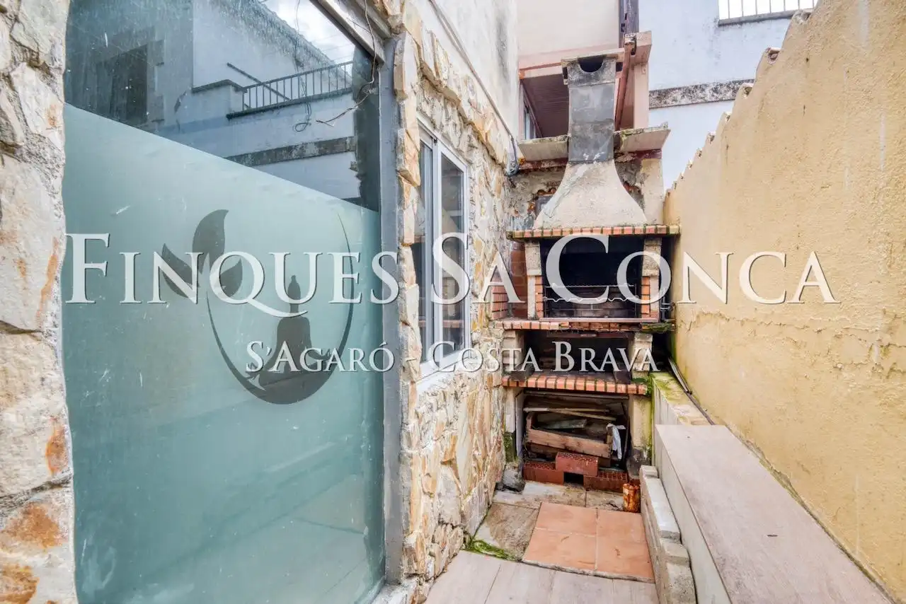 Vista exterior de Casa adosada en venta en Sant Feliu de Guíxols con Calefacción