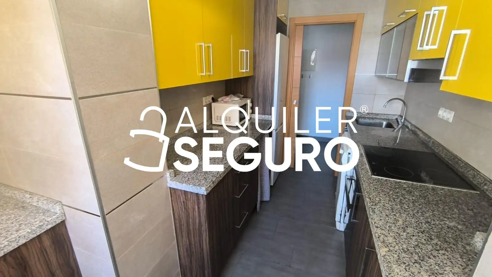 Cocina de Piso de alquiler en Sevilla con Terraza y Amueblado
