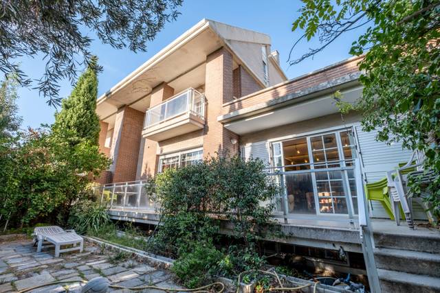 Casa adosada en Venta en Calle del Ailanto en Valdefierro