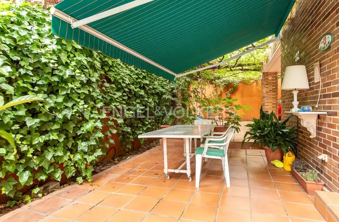 Terraza de Casa o chalet en venta en Madrid con Aire acondicionado, Calefacción y Jardín privado