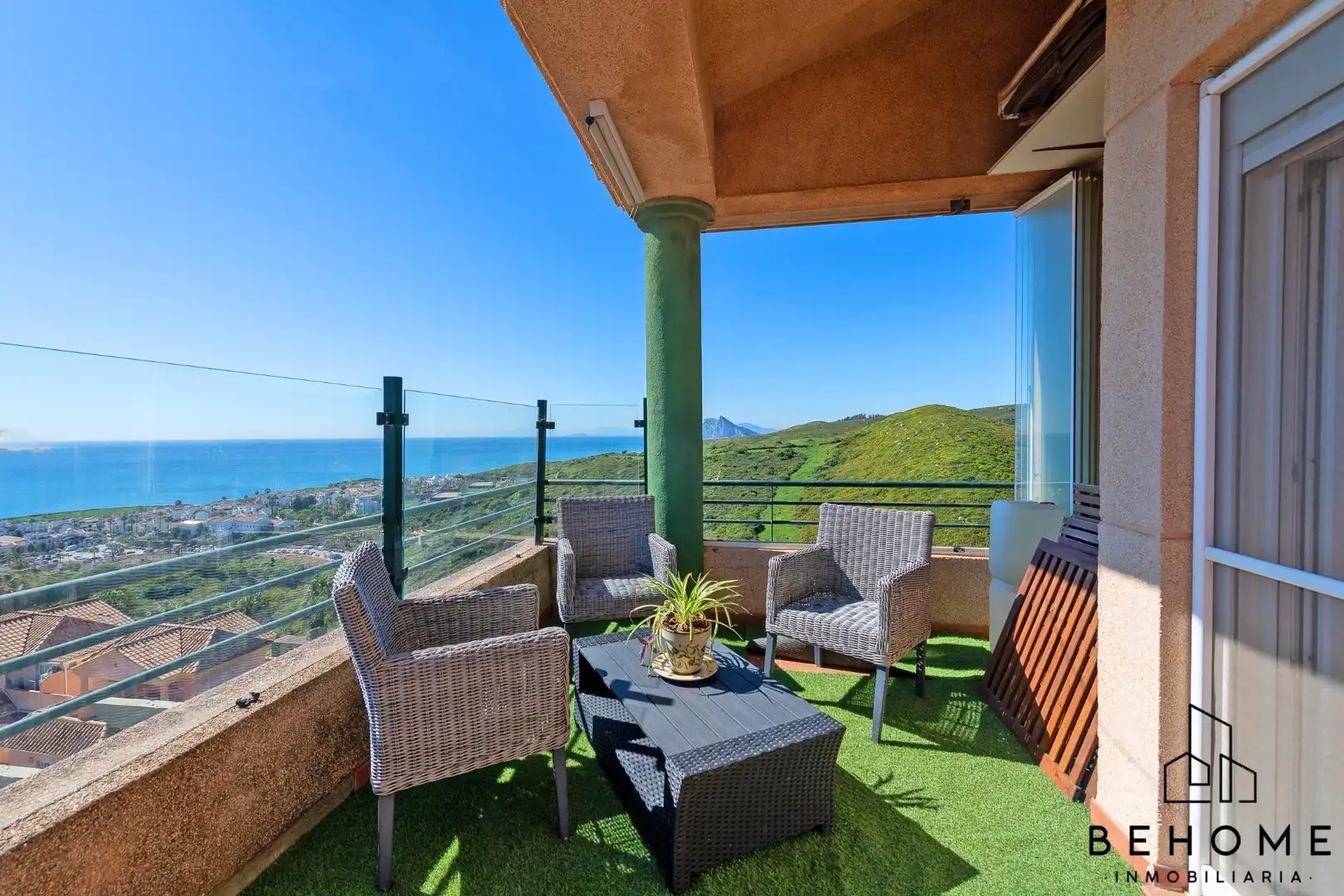Terraza de Ático en venta en La Alcaidesa con Jardín privado, Terraza y Piscina comunitaria