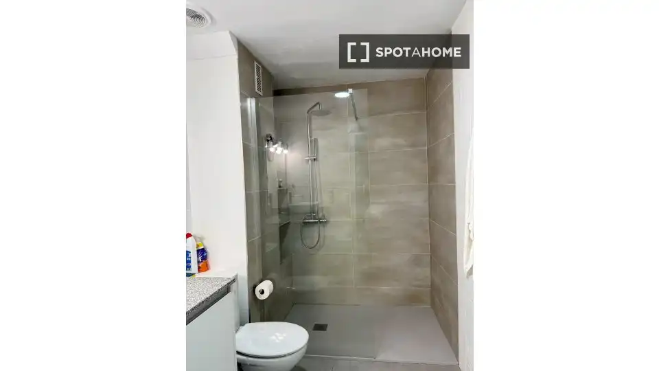 Flat for rent in Favara
