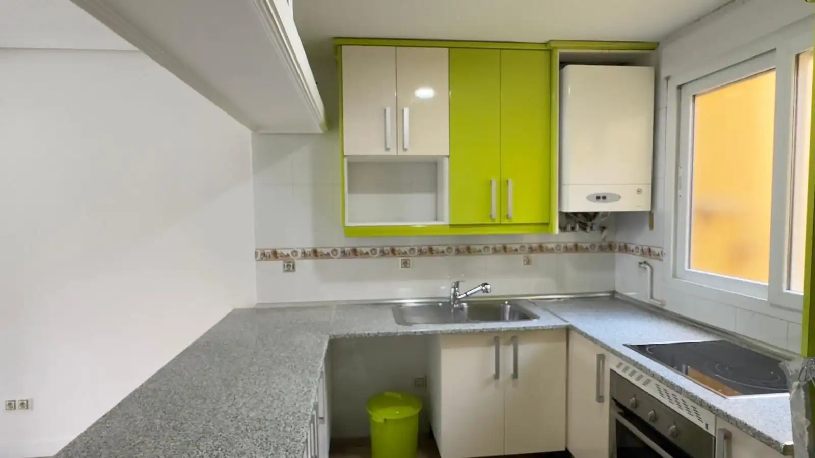 Cocina de Dúplex de alquiler en Villaviciosa de Odón con Aire acondicionado, Calefacción y Parquet