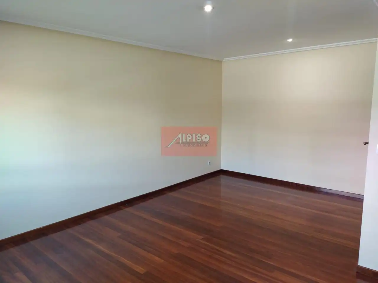 Apartments for rent in Ourense Capital   with Heating, Parquet flooring and Terrace