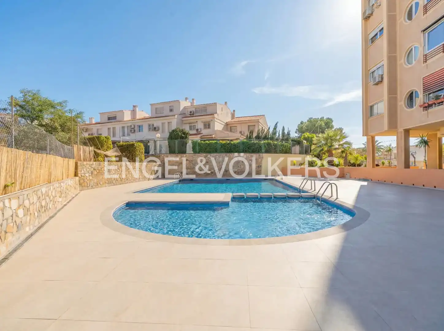 Schwimmbecken von Dachboden zum Verkauf in Alicante / Alacant mit Klimaanlage, Heizung und Terrasse
