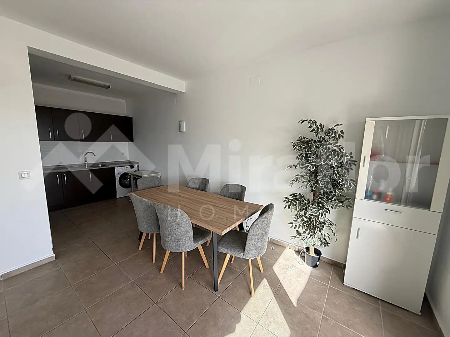 Sala d'estar de Casa adosada en venda en Pedreguer amb Aire condicionat, Terrassa i Moblat