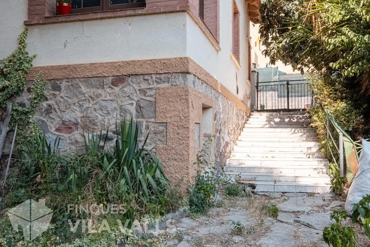 Vista exterior de Casa o xalet en venda en Palau-solità i Plegamans amb Jardí privat